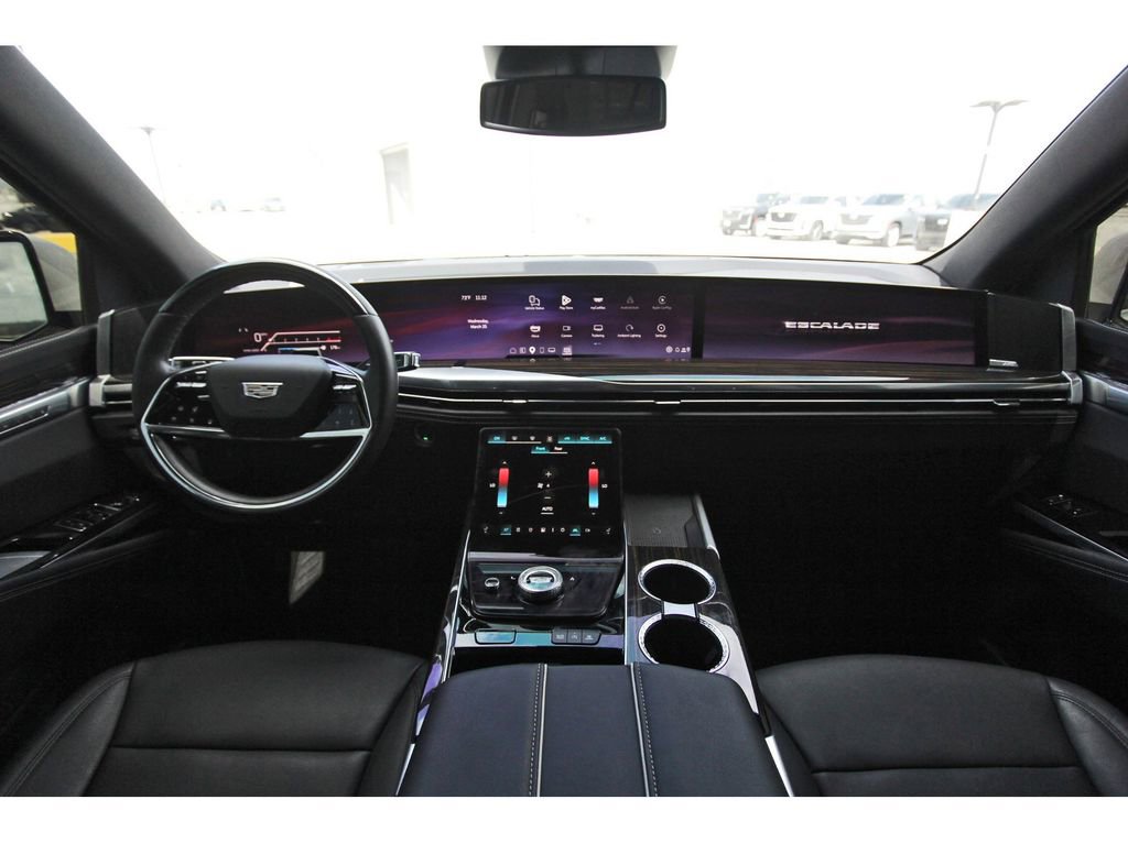 Certified 2025 Cadillac Escalade Luxury RWD image 9