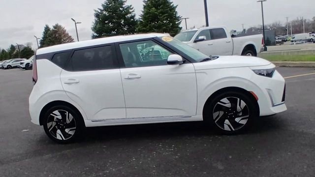 Certified 2023 Kia Soul GT-Line FWD image 4