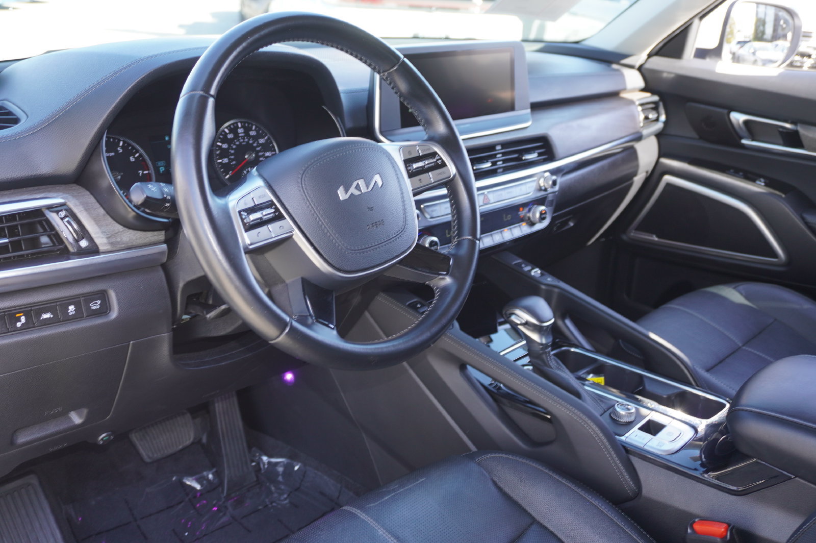 Used 2022 Kia Telluride EX w/ EX Premium Package FWD image 16