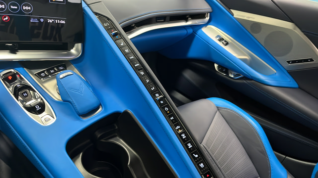 Used 2020 Chevrolet Corvette Stingray Premium Conv w/ 3LT Preferred Equipment Group RWD image 19