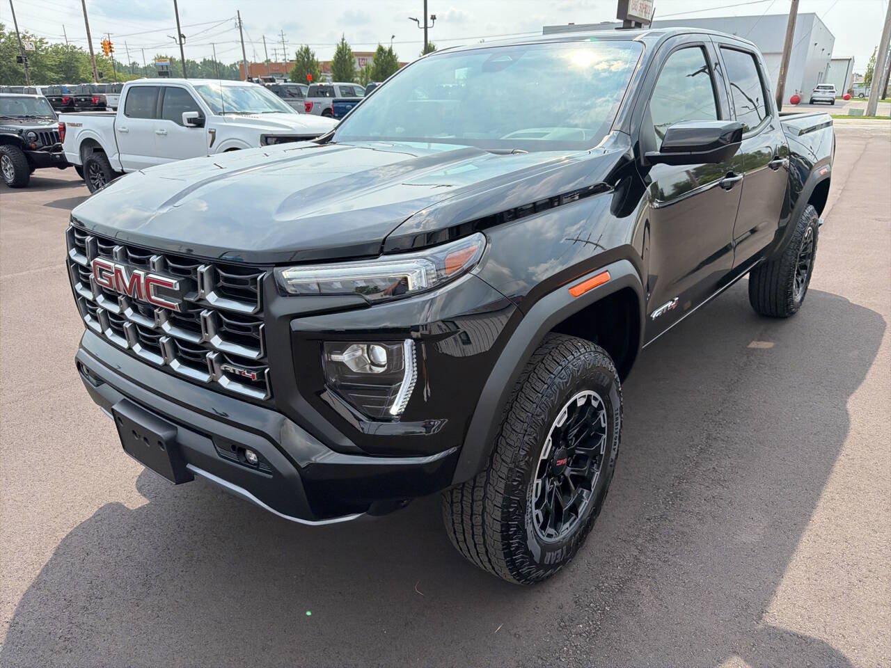 Used 2026 GMC Canyon AT4 w/ Technology Plus Package AWD/4WD image 5