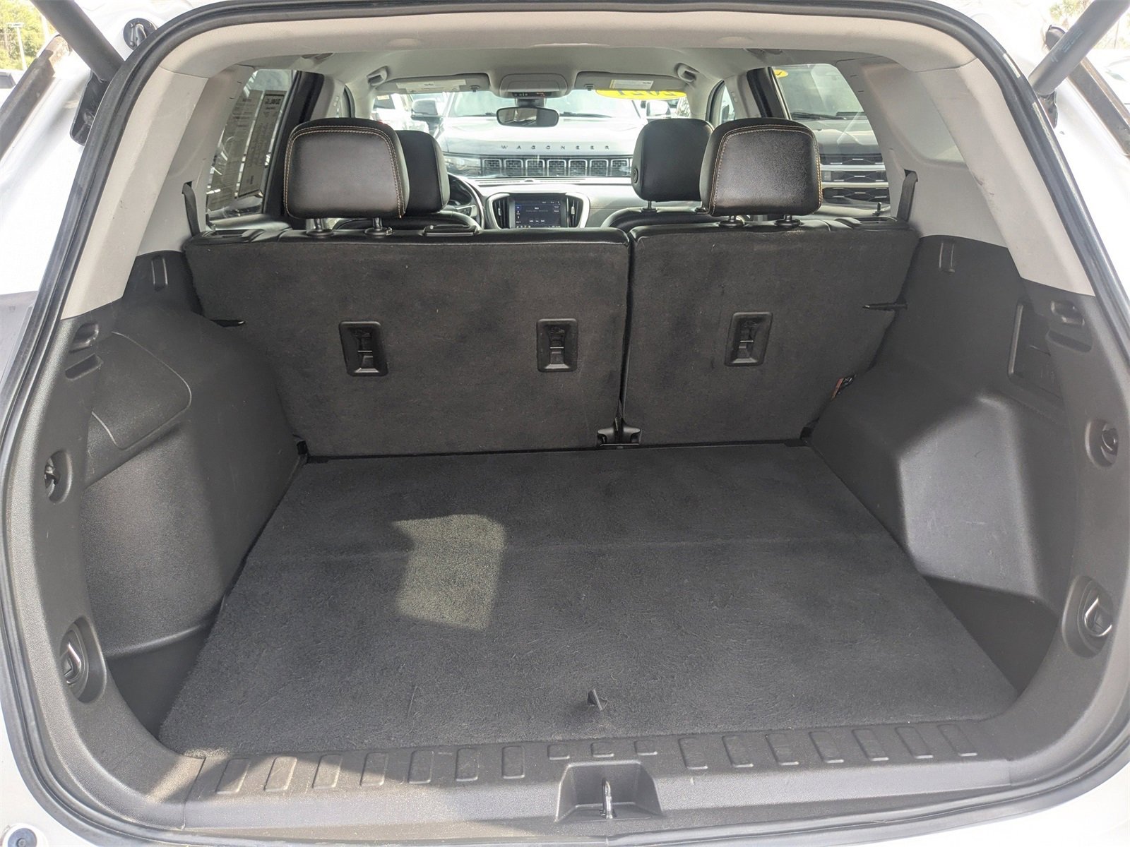 Used 2021 GMC Terrain SLT image 13