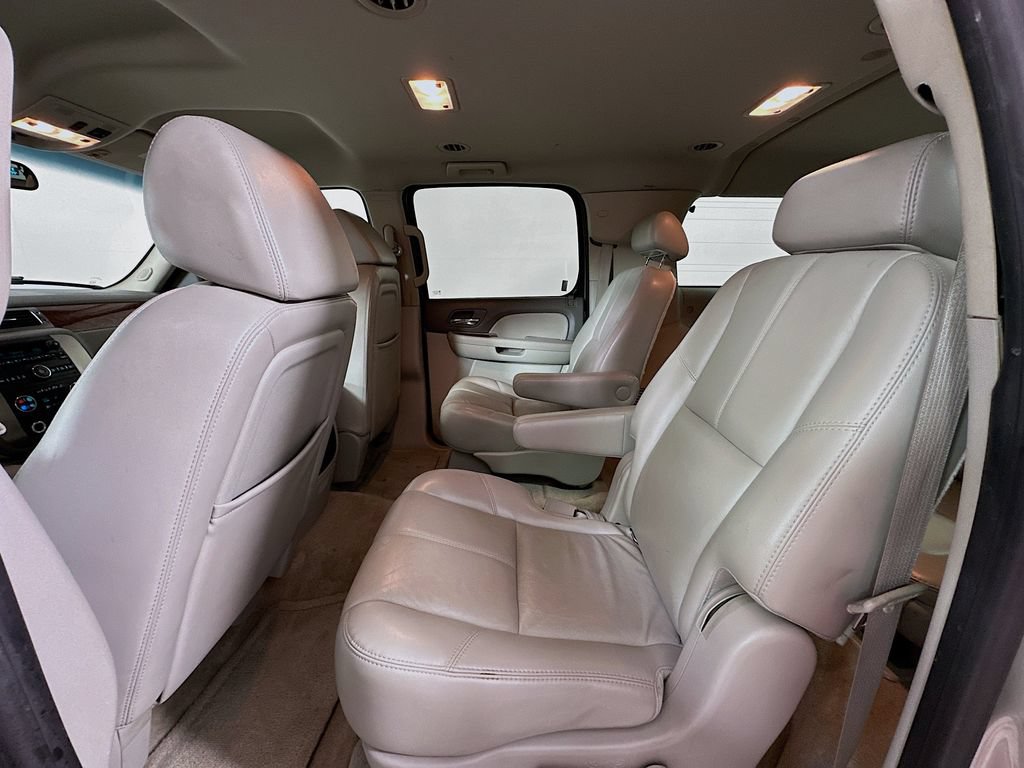 Used 2007 GMC Yukon XL SLT w/ SLT Preferred Equipment Group RWD image 17