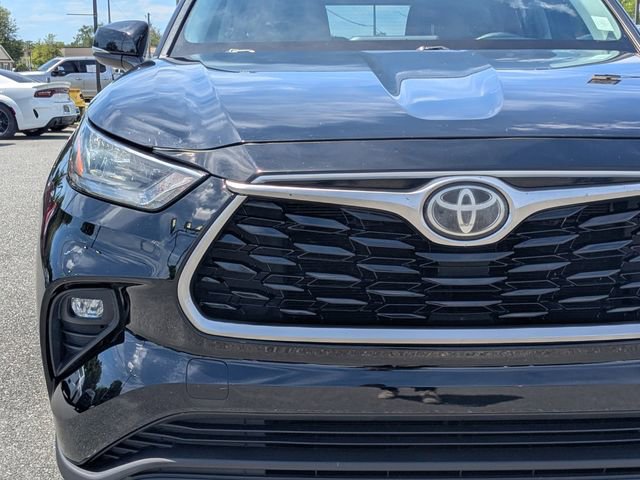 Used 2020 Toyota Highlander XLE AWD/4WD image 10