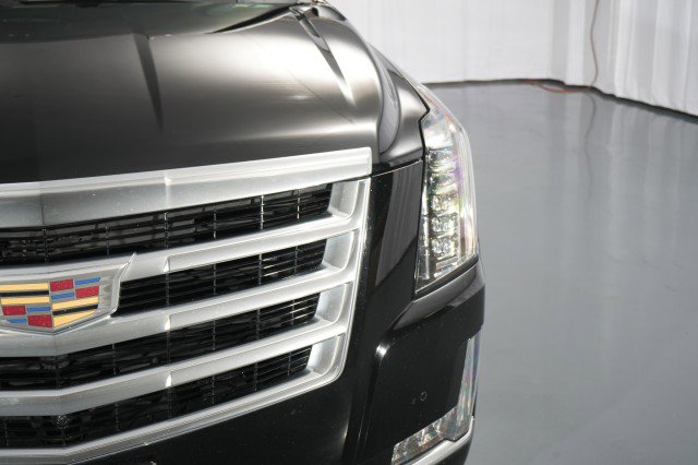 Used 2020 Cadillac Escalade Luxury image 10