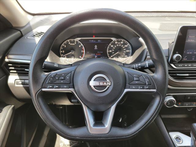 Used 2024 Nissan Altima 2.5 SV FWD image 22