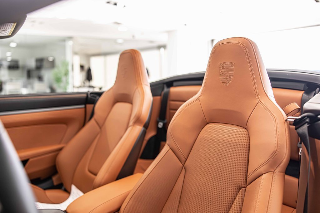 Used 2025 Porsche 911 Carrera image 16