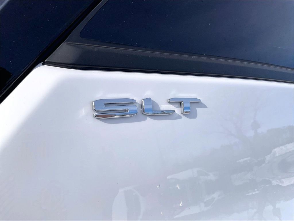 Used 2024 GMC Terrain SLT image 26