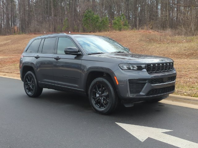 New 2026 Jeep Grand Cherokee Altitude RWD image 15