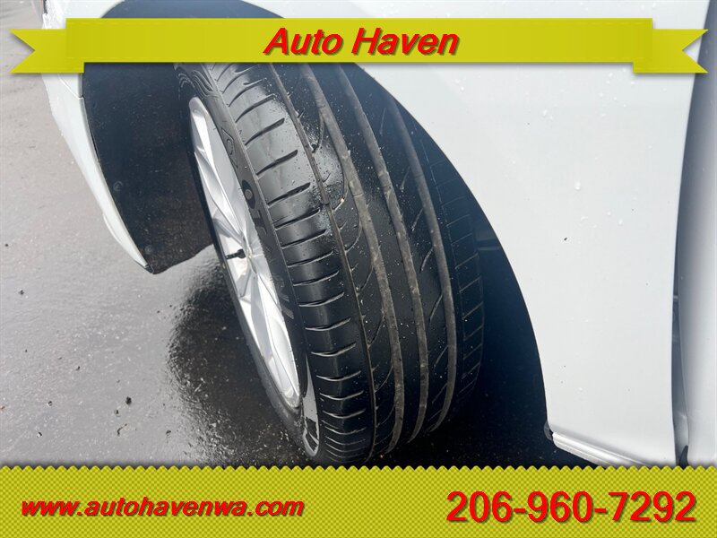 Used 2020 Chevrolet Malibu LT FWD image 14