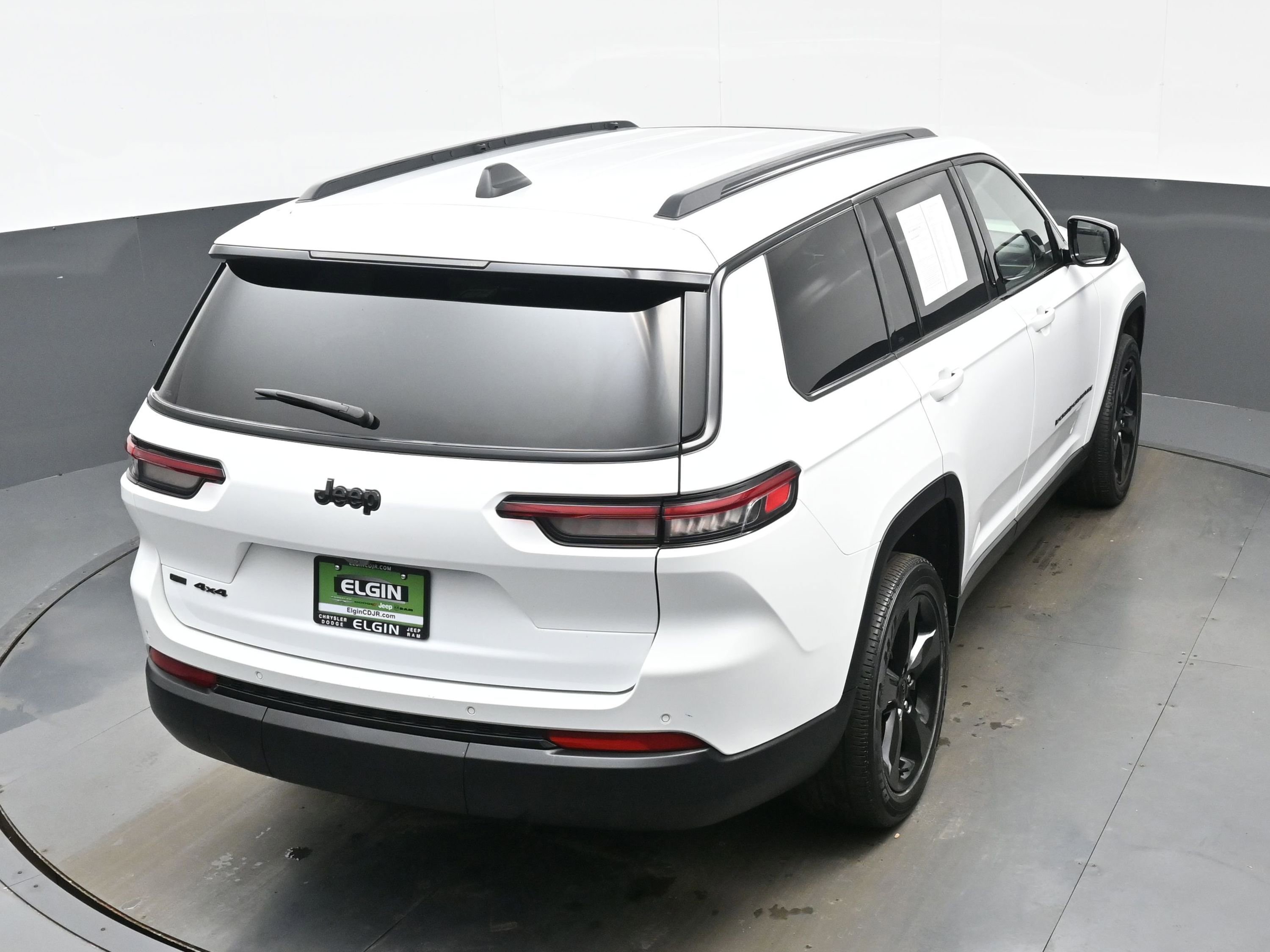 Used 2023 Jeep Grand Cherokee L Laredo image 37