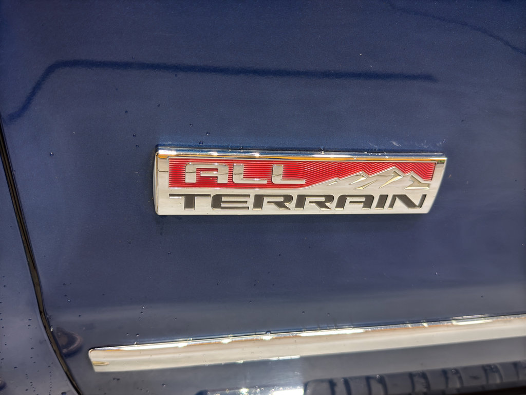 Used 2015 GMC Sierra 1500 SLE w/ All-Terrain Package AWD/4WD image 10