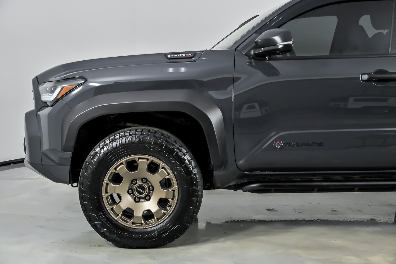 Used 2025 Toyota 4Runner Trailhunter image 7