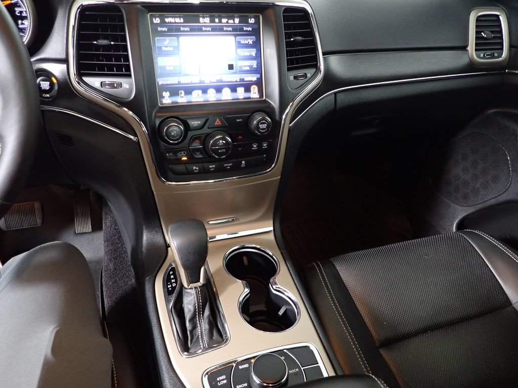 Used 2017 Jeep Grand Cherokee Limited w/ Luxury Group II AWD/4WD image 30
