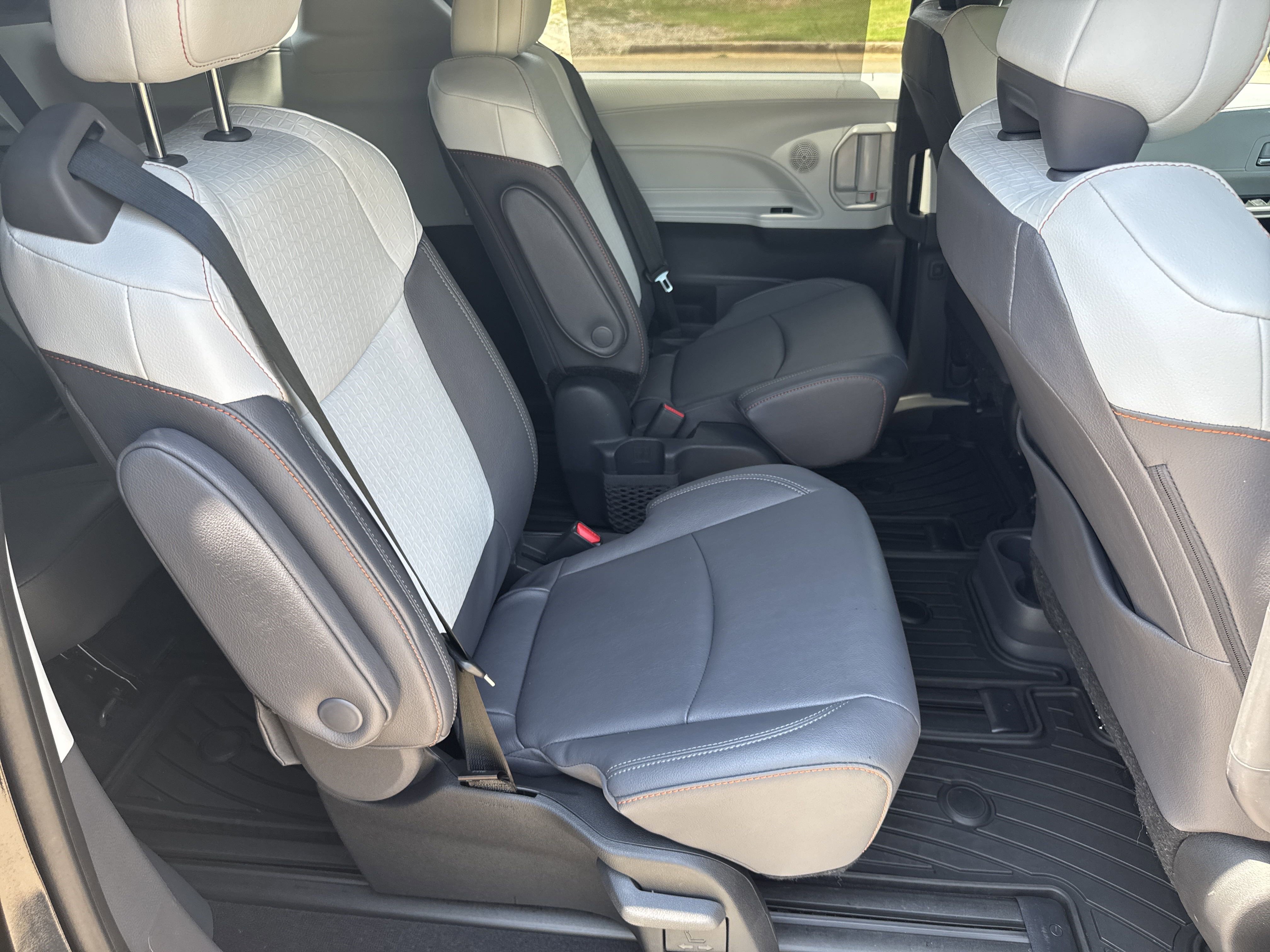 Used 2024 Toyota Sienna XSE w/ XSE Plus Package image 15