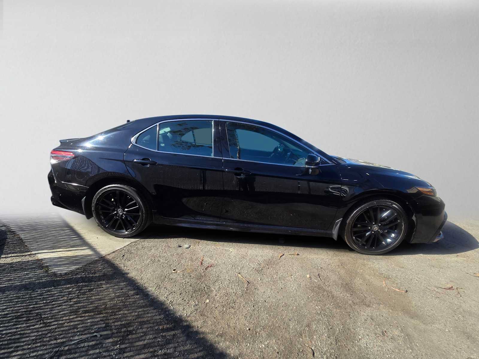 Used 2024 Toyota Camry XSE FWD image 2