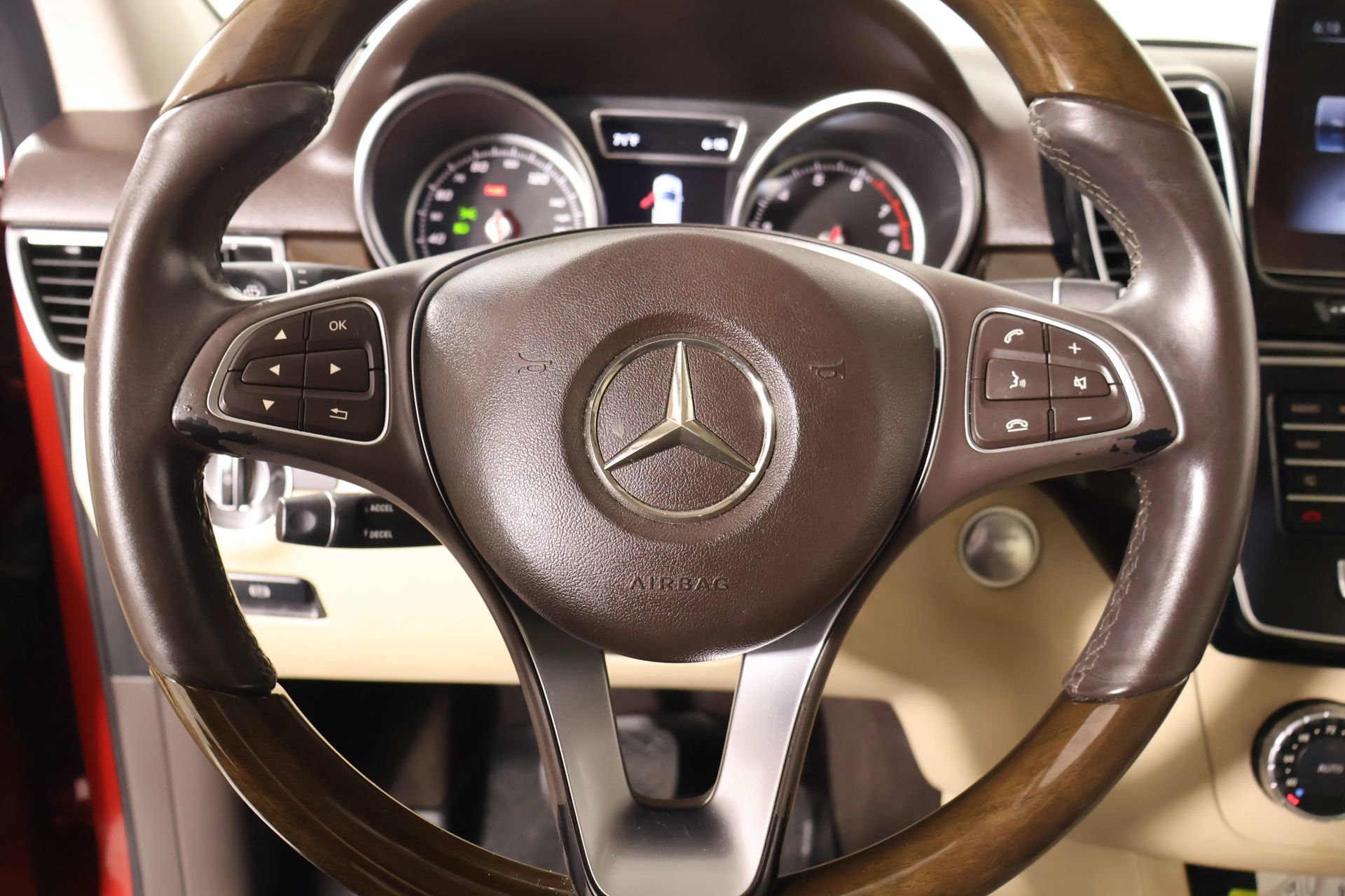 Used 2018 Mercedes-Benz GLE 350 4MATIC image 3