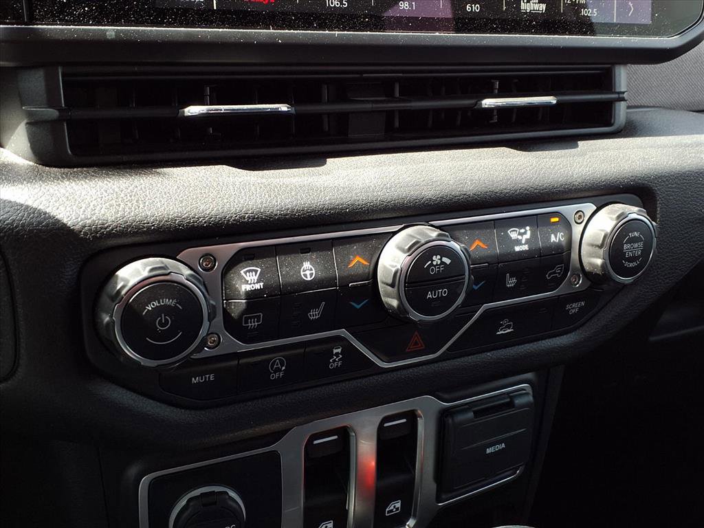 Used 2024 Jeep Wrangler Sport S image 7