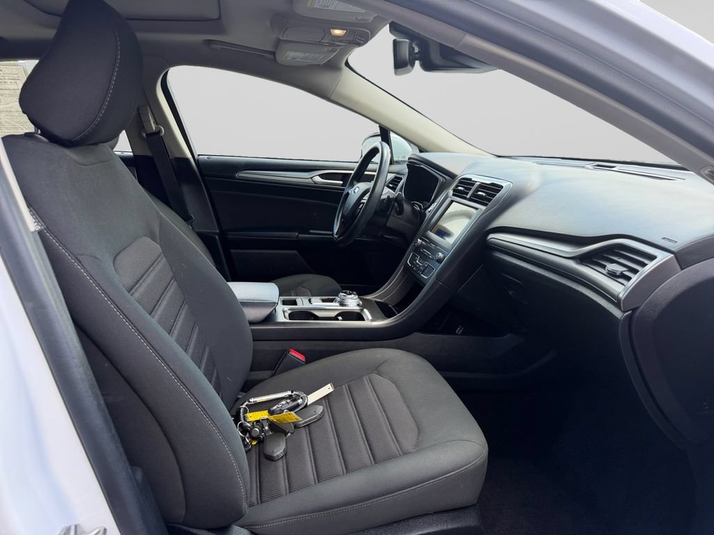 Used 2020 Ford Fusion SE AWD/4WD image 17