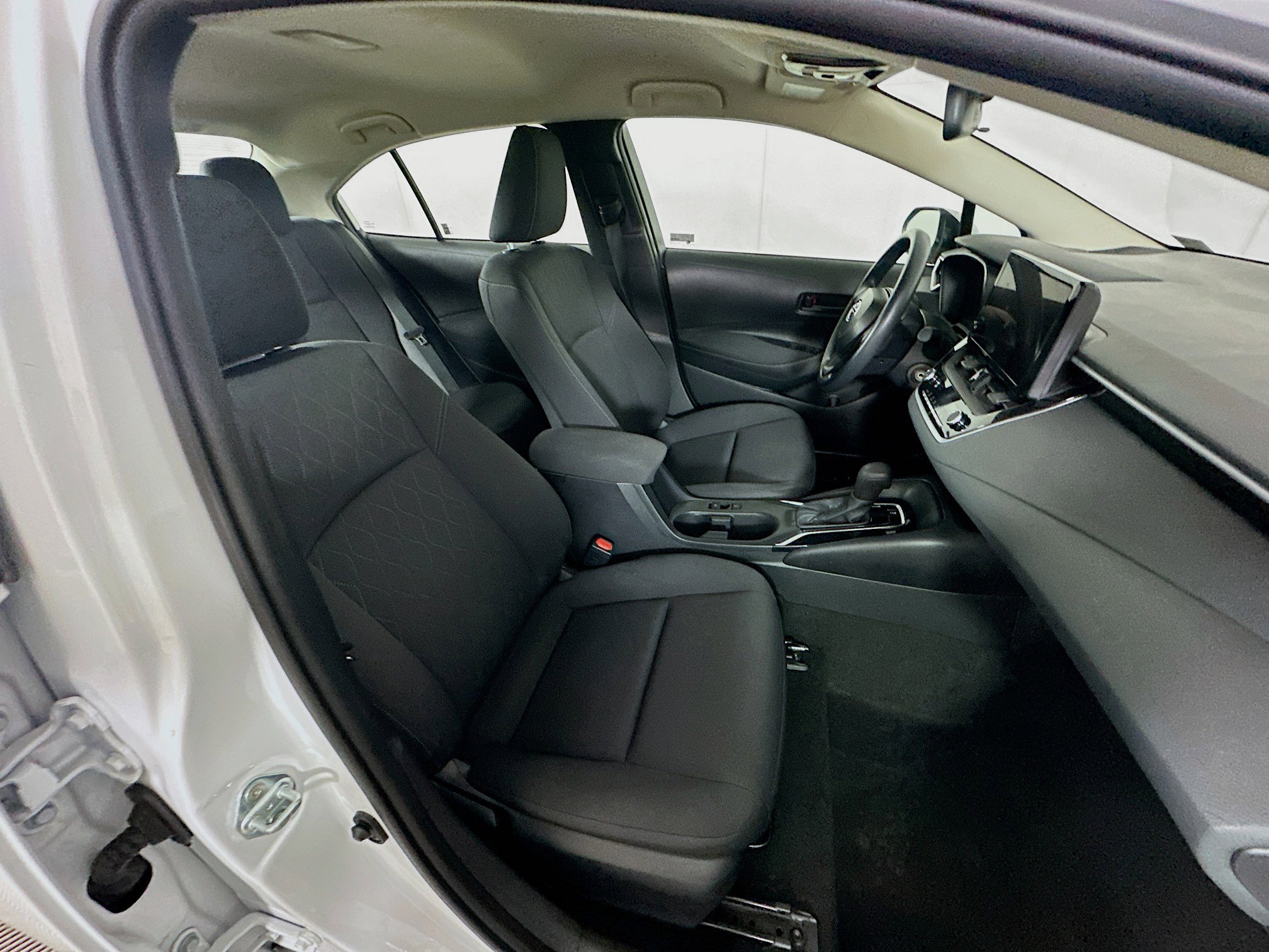 Used 2024 Toyota Corolla LE FWD image 28