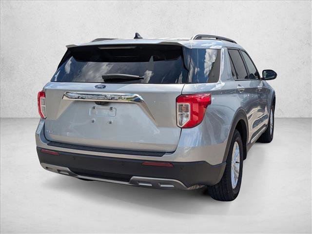 Used 2023 Ford Explorer XLT w/ Equipment Group 202A image 5