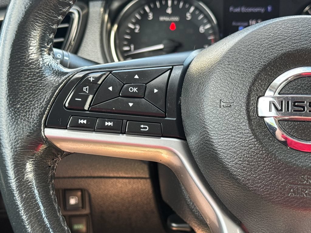 Used 2018 Nissan Rogue SV AWD/4WD image 20