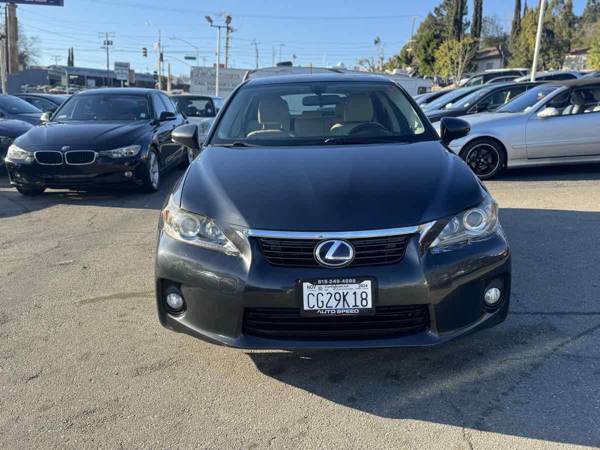 Used 2011 Lexus CT 200h image 2