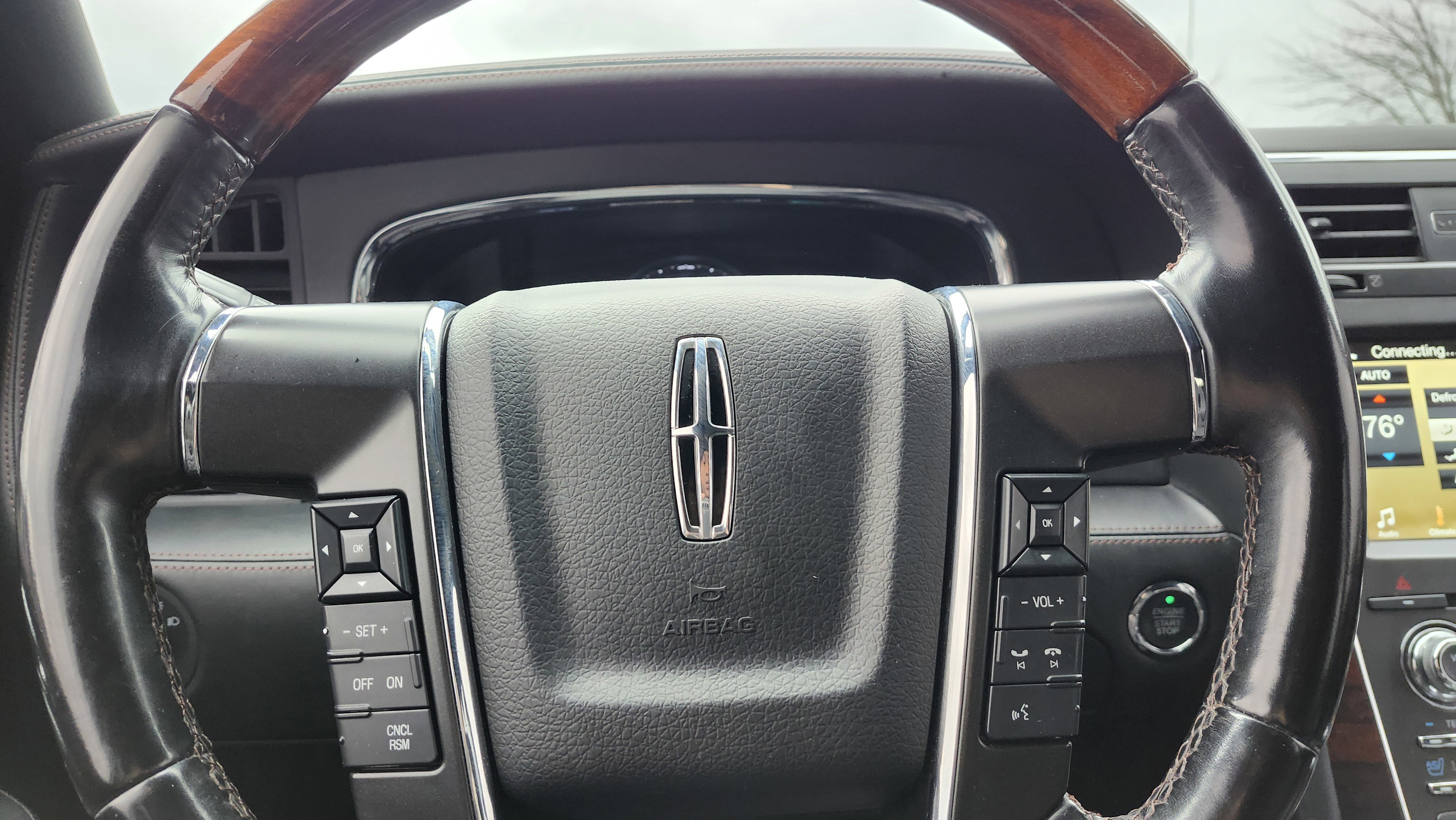 Used 2016 Lincoln Navigator Reserve image 30