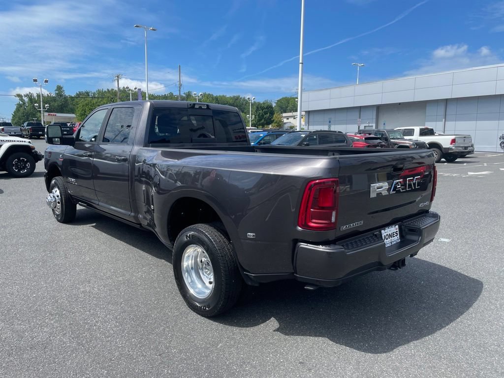 New 2026 RAM 3500 Laramie AWD/4WD image 4
