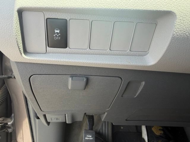 Used 2015 Toyota Sienna L FWD image 9
