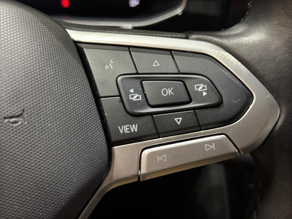 Used 2025 Volkswagen Jetta SE FWD image 22