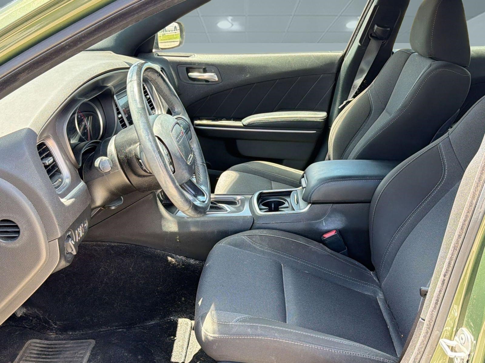 Used 2019 Dodge Charger SXT RWD image 5