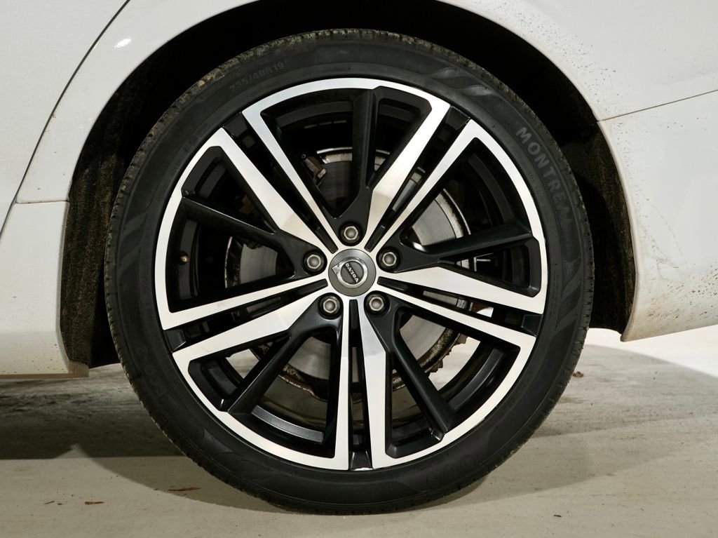 Used 2019 Volvo S60 T6 R-Design image 33