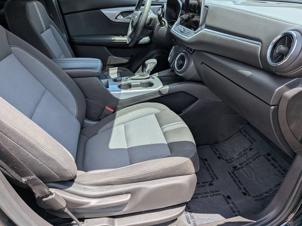 Used 2025 Chevrolet Blazer LT FWD image 31