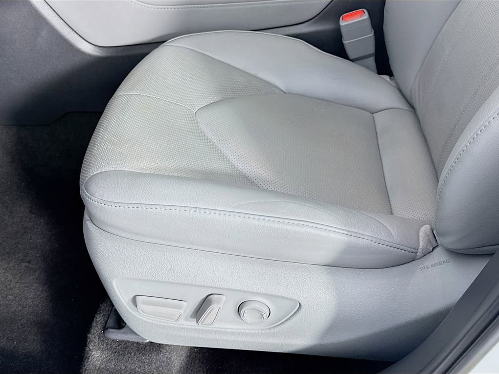 Used 2024 Toyota Highlander Limited image 26