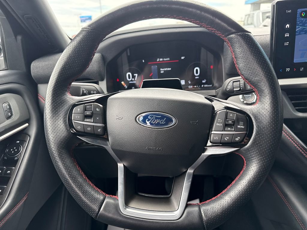 Used 2025 Ford Explorer ST-Line w/ ST-Line Street Pack AWD/4WD image 25