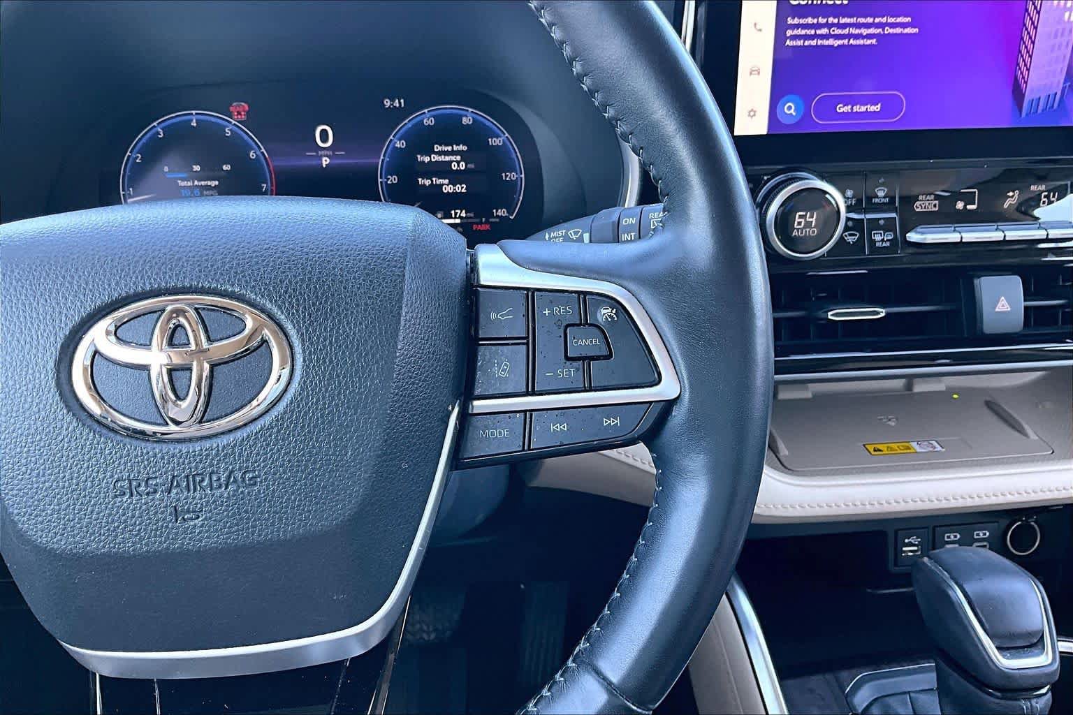 Used 2023 Toyota Highlander Limited FWD image 39