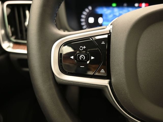 Used 2025 Volvo S60 B5 Plus image 22