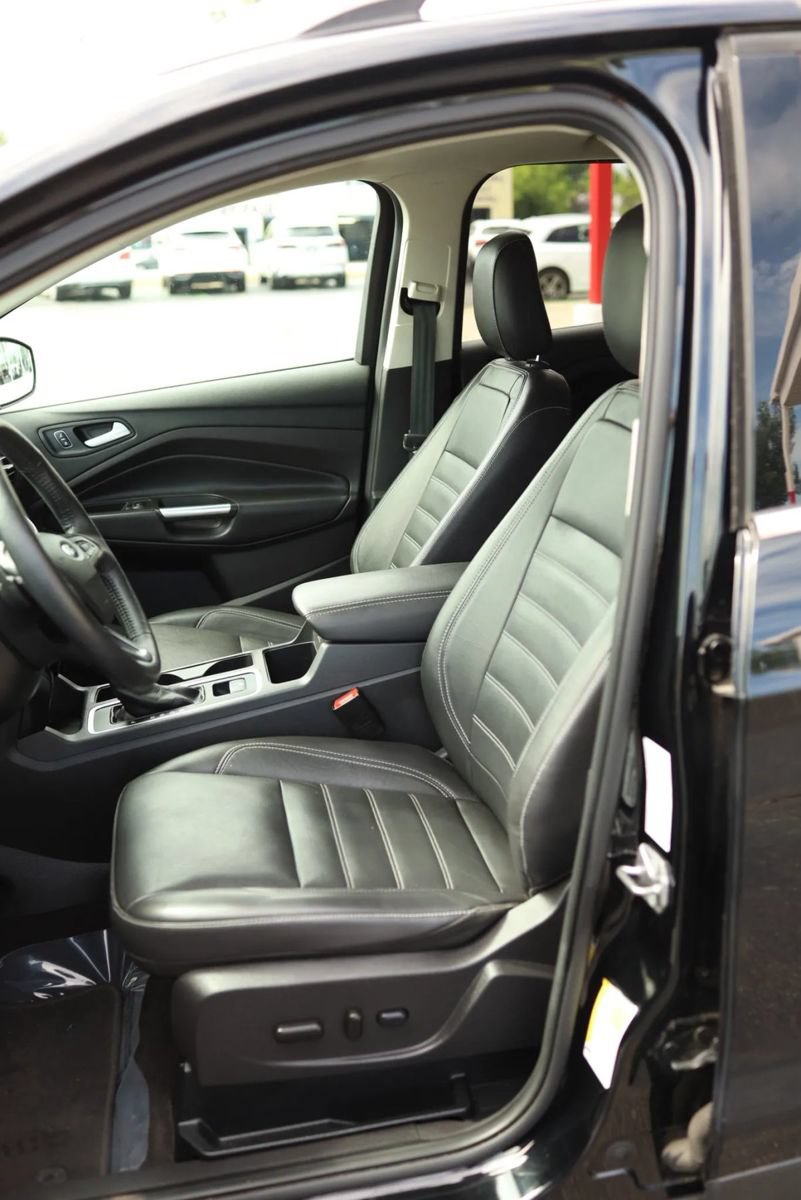 Used 2018 Ford Escape Titanium w/ Ford Safe & Smart Package FWD image 13
