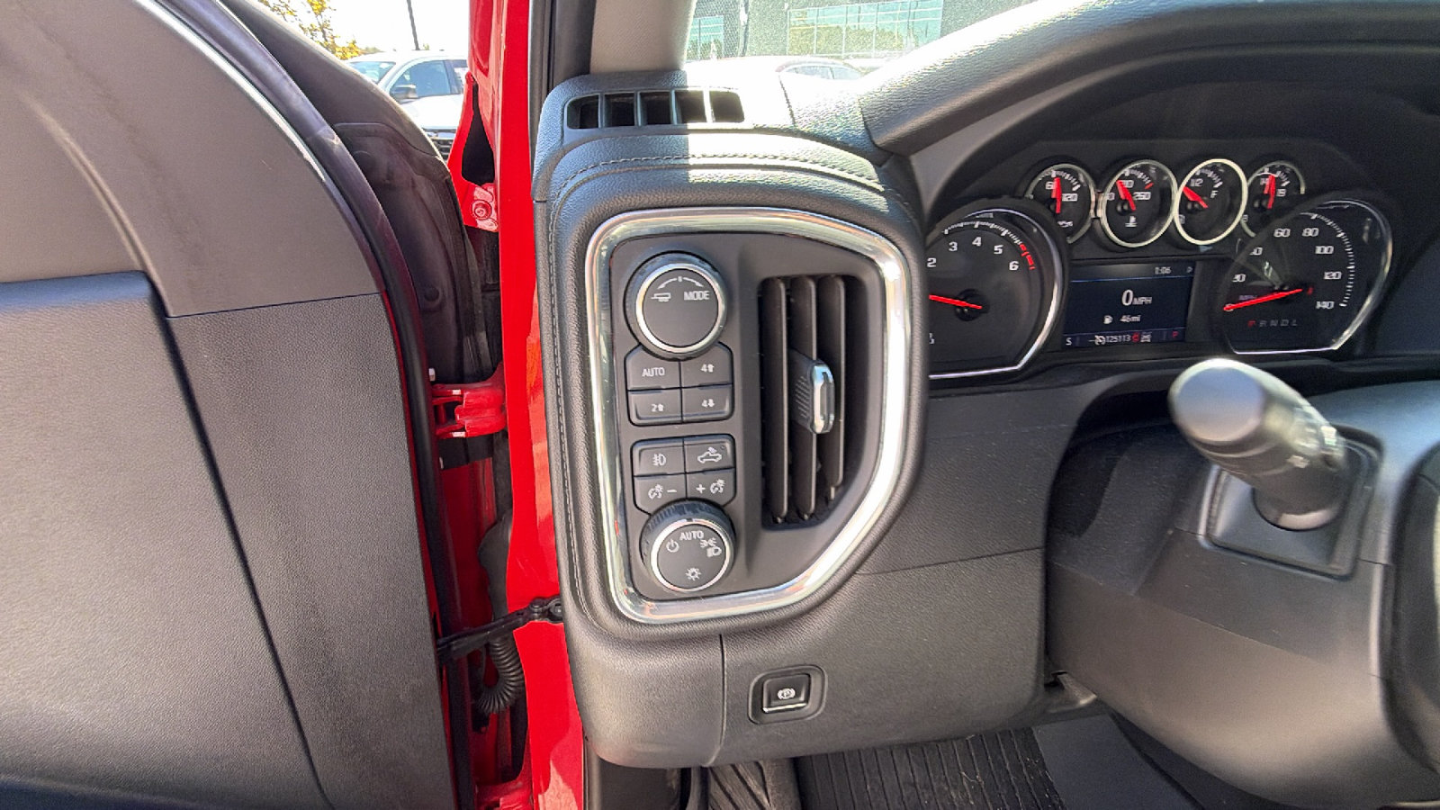 Used 2021 Chevrolet Silverado 1500 LT Trail Boss w/ Convenience Package II AWD/4WD image 25