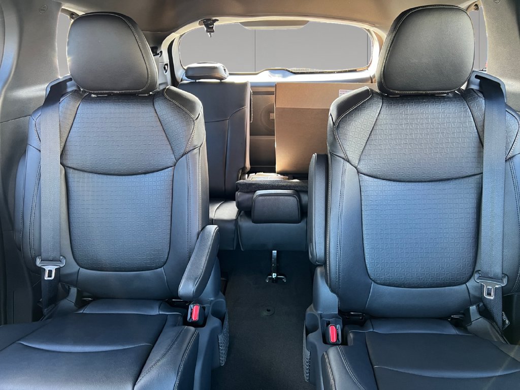 New 2026 Toyota Sienna XLE Woodland Edition AWD/4WD image 17