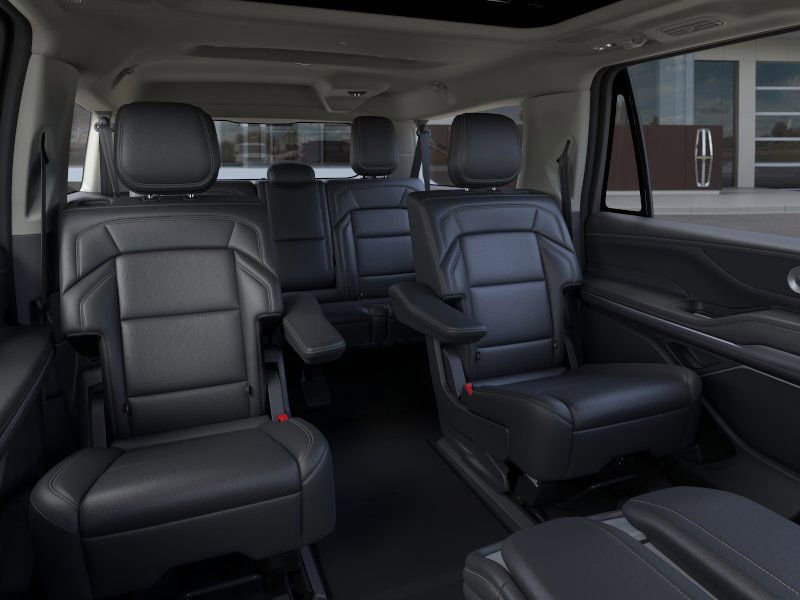 New 2025 Lincoln Navigator L Reserve image 11