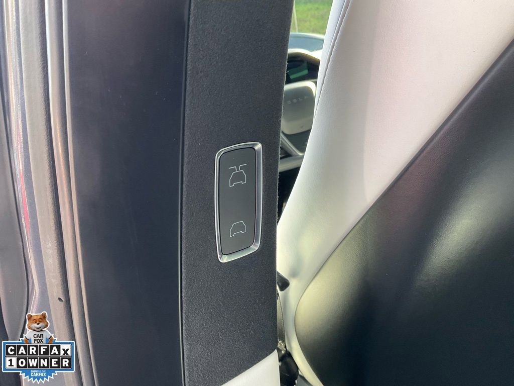 Used 2023 Tesla Model X Plaid image 39