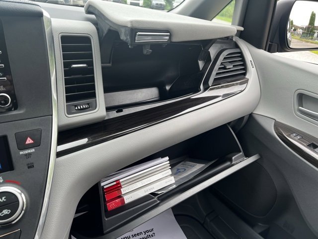 Used 2019 Toyota Sienna XLE image 20