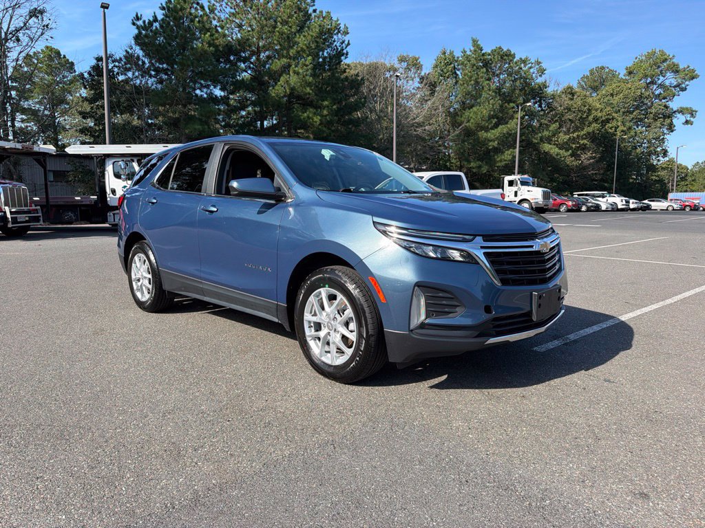 Used 2024 Chevrolet Equinox LT AWD/4WD image 4