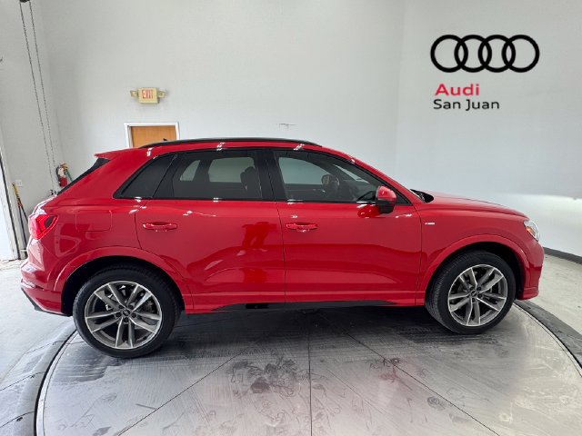 Used 2025 Audi Q3 2.0T Premium w/ Black Optic Sport Package AWD/4WD image 38