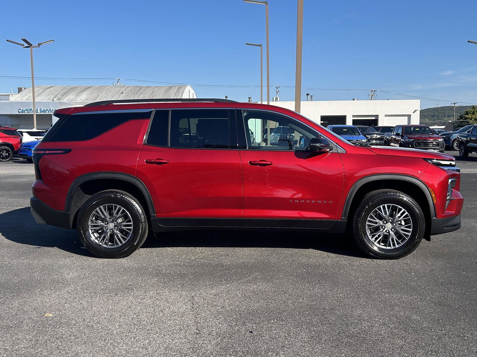 New 2026 Chevrolet Traverse LT w/ Driver Confidence Package image 7
