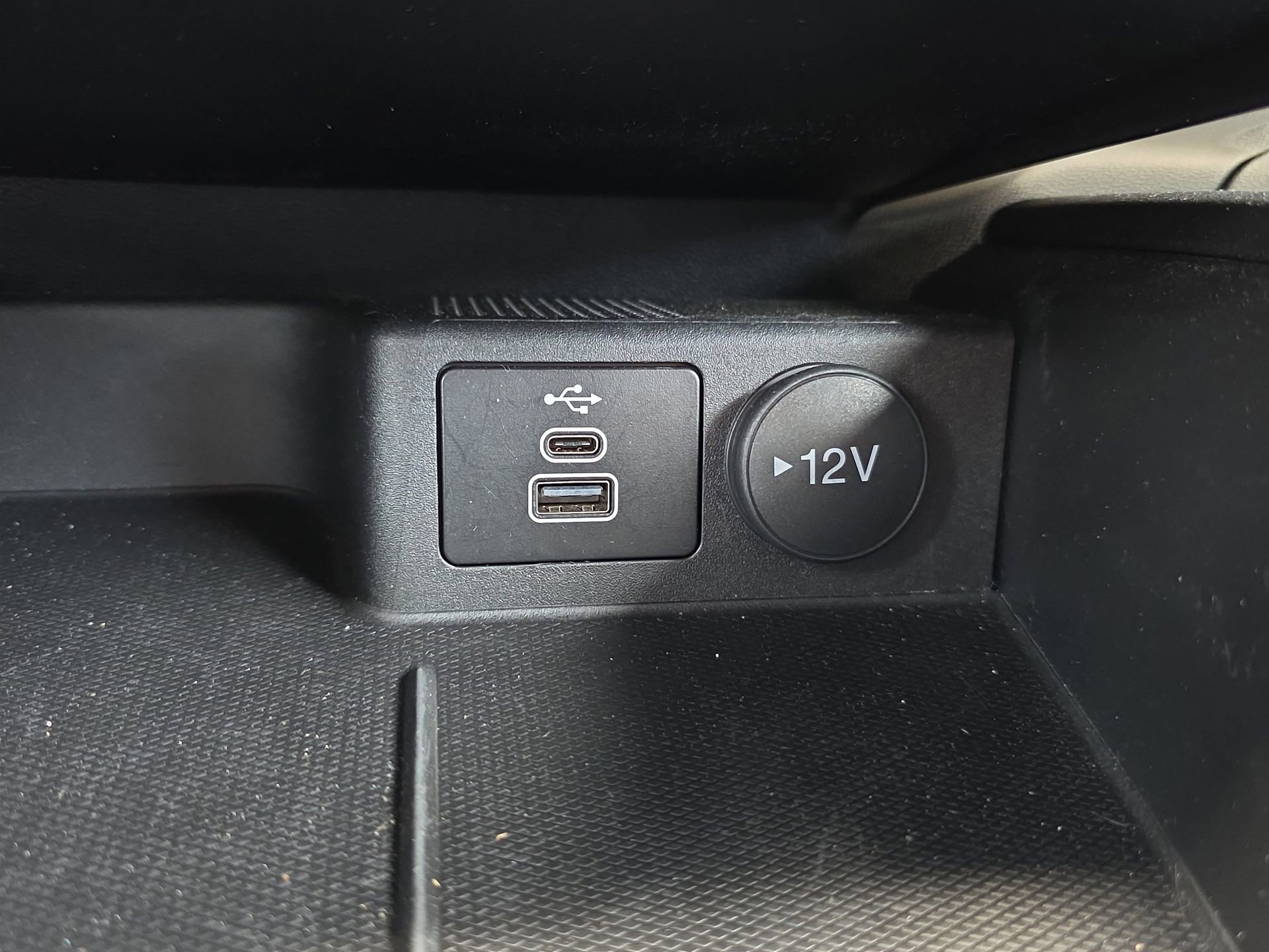 Used 2025 Ford Escape ST-Line FWD image 25