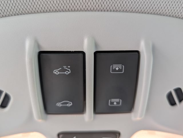 Used 2023 Chevrolet Bolt EUV Premier w/ Sun & Sound Package FWD image 27