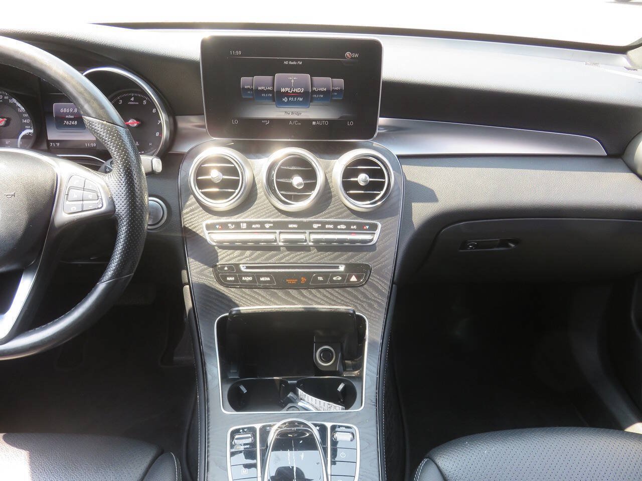 Used 2018 Mercedes-Benz GLC 300 4MATIC image 16